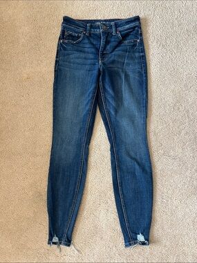 Maurices High Rise Super Skinny Jeans with Ankle Fray Size 4